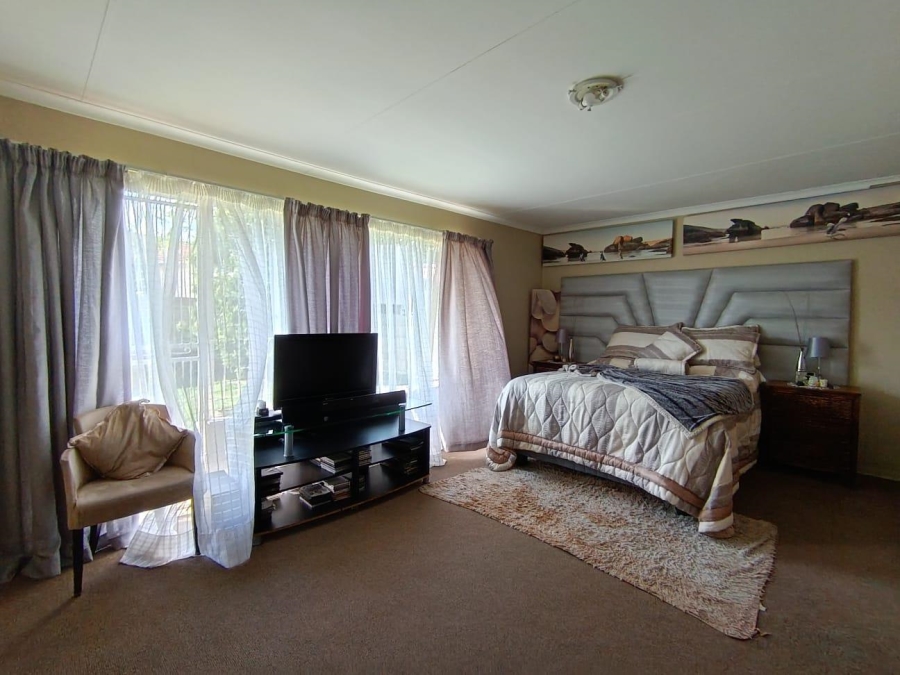 3 Bedroom Property for Sale in Pellissier Free State